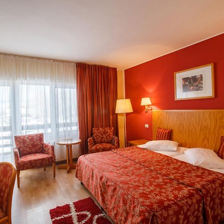 Domeniul Dracula Danes Hotel Bagian luar foto