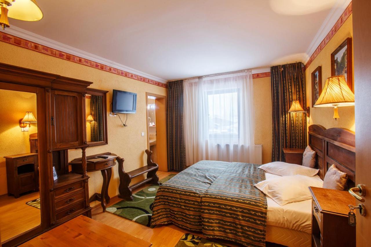 Domeniul Dracula Danes Hotel Bagian luar foto