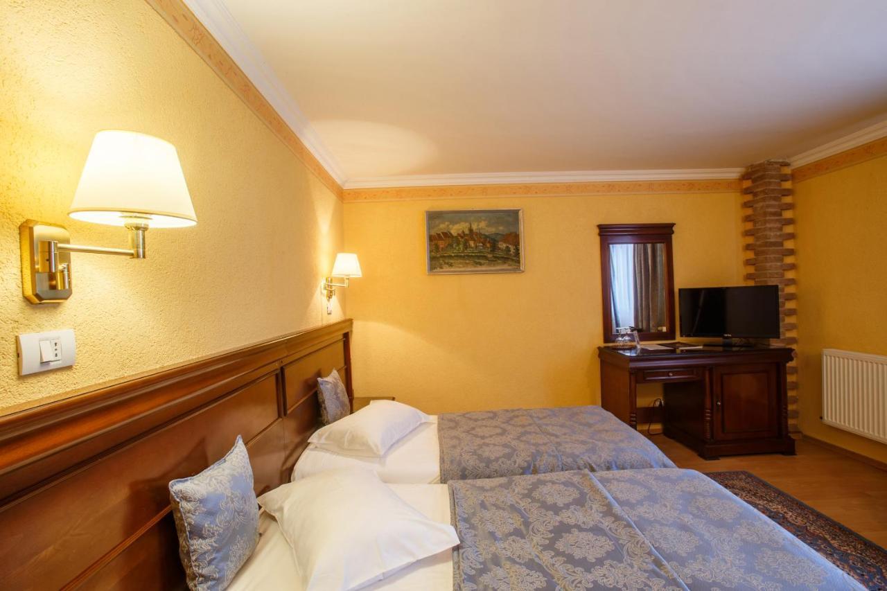Domeniul Dracula Danes Hotel Bagian luar foto