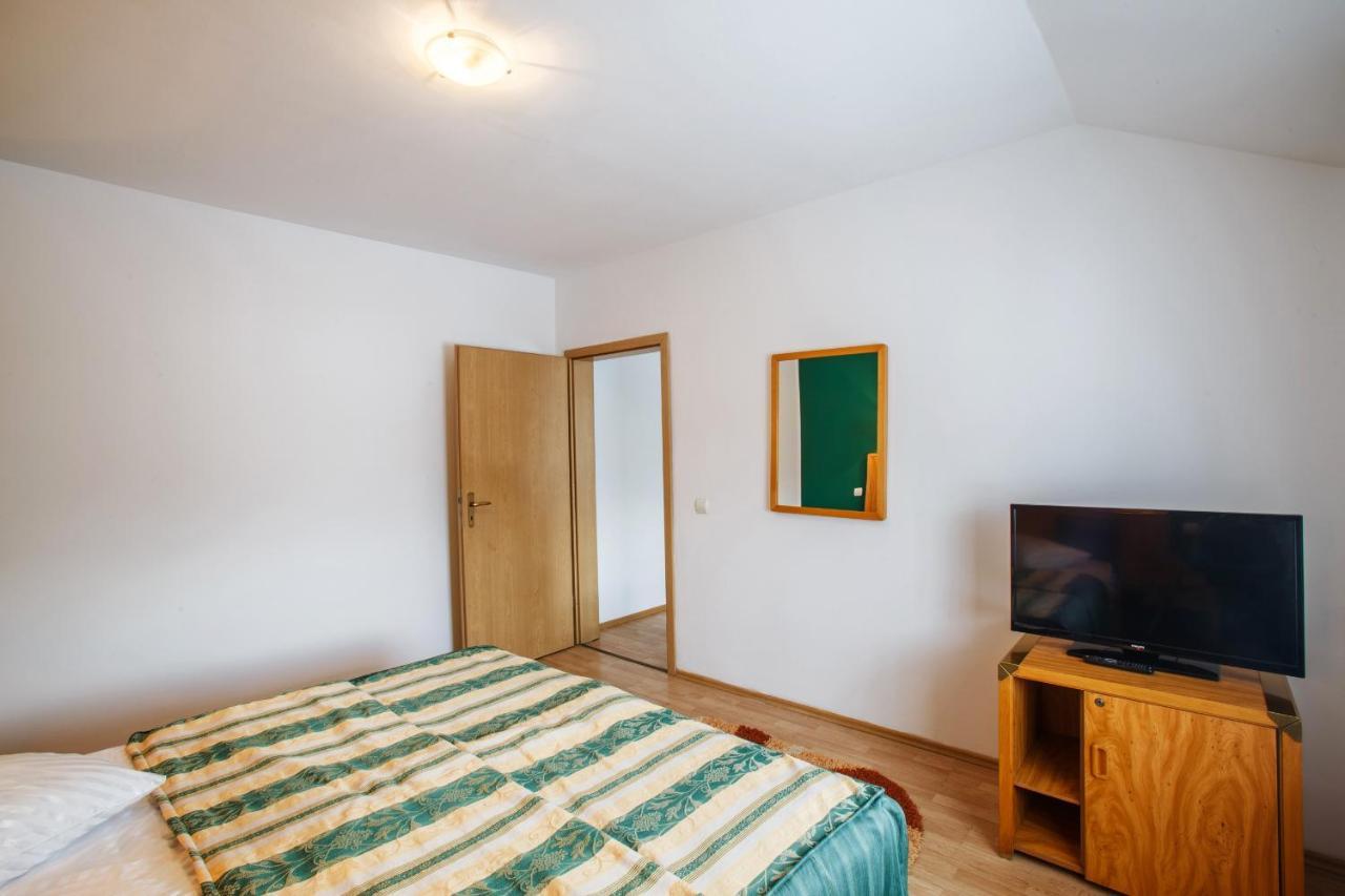 Domeniul Dracula Danes Hotel Bagian luar foto