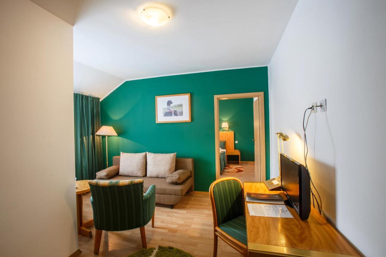 Domeniul Dracula Danes Hotel Bagian luar foto