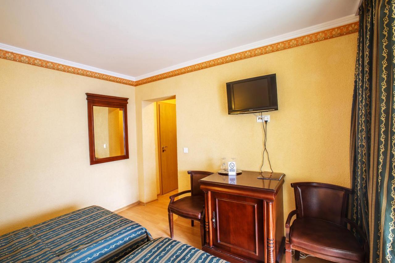Domeniul Dracula Danes Hotel Bagian luar foto