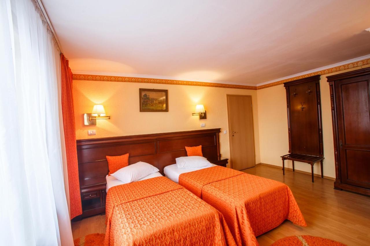 Domeniul Dracula Danes Hotel Bagian luar foto