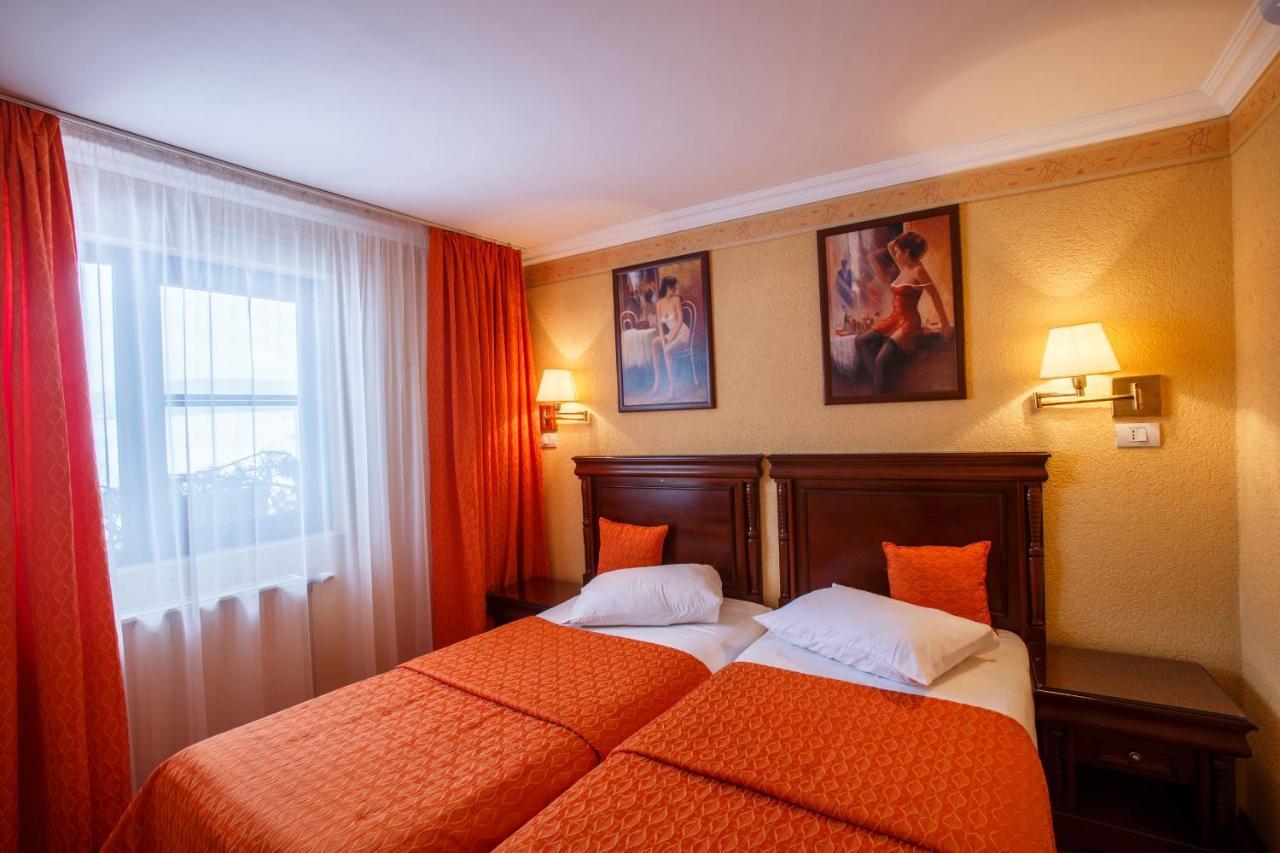 Domeniul Dracula Danes Hotel Bagian luar foto