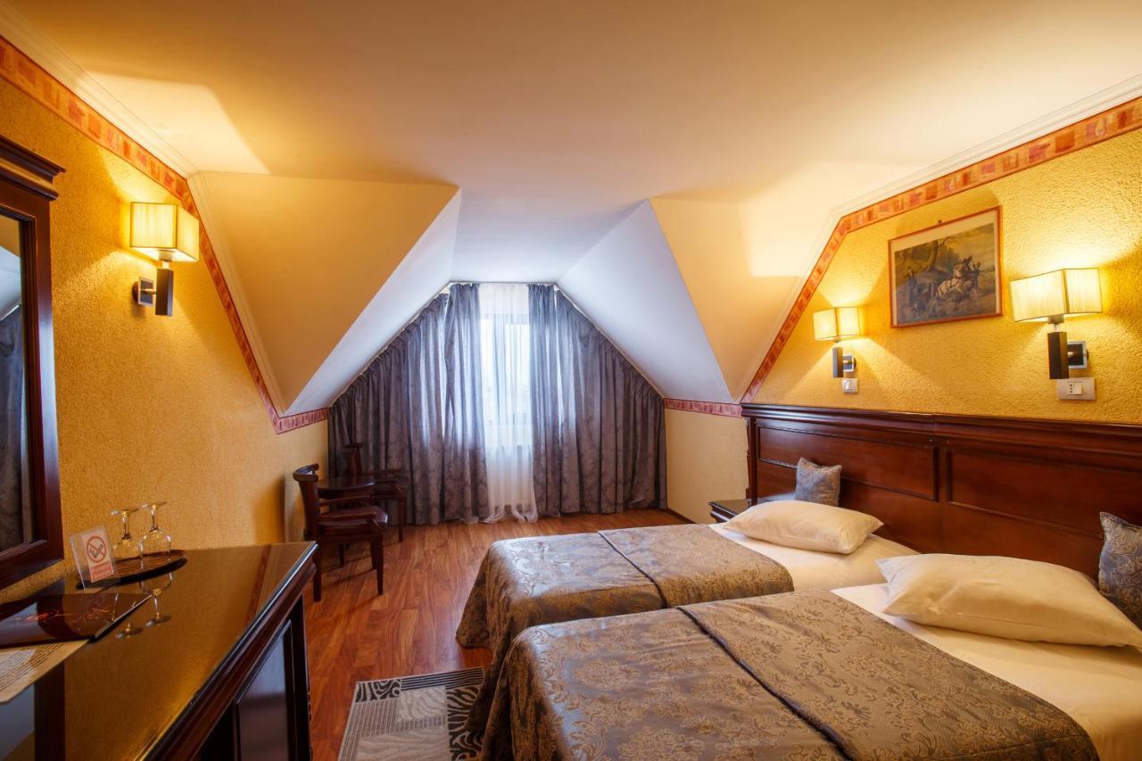 Domeniul Dracula Danes Hotel Bagian luar foto