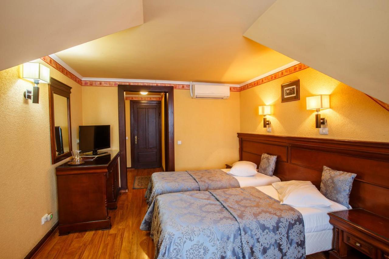 Domeniul Dracula Danes Hotel Bagian luar foto