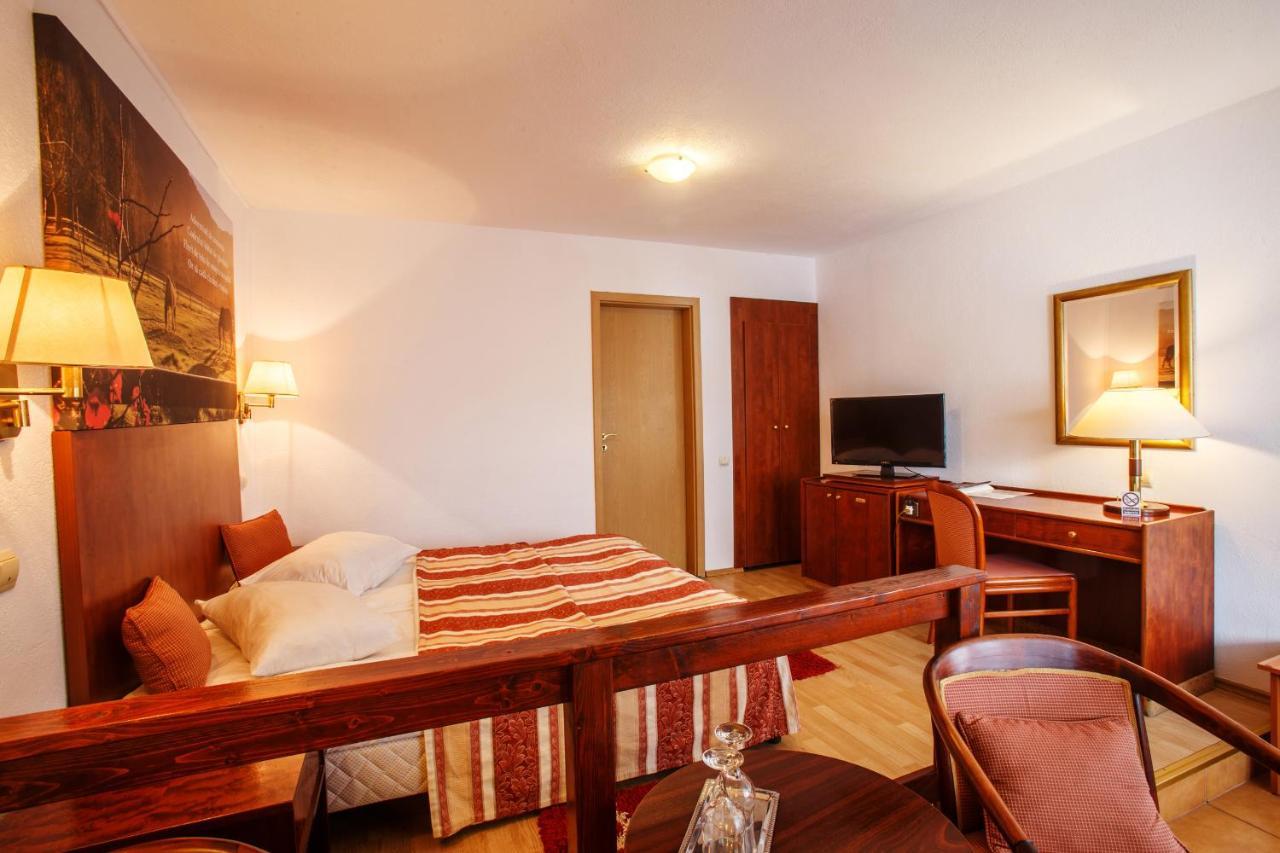 Domeniul Dracula Danes Hotel Bagian luar foto