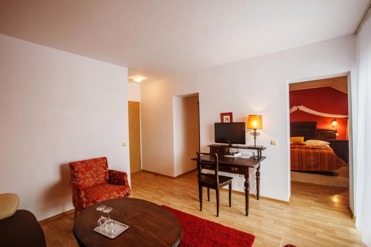 Domeniul Dracula Danes Hotel Bagian luar foto