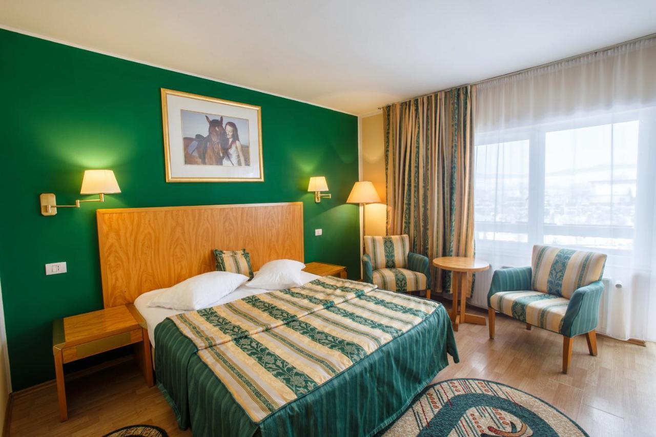 Domeniul Dracula Danes Hotel Bagian luar foto
