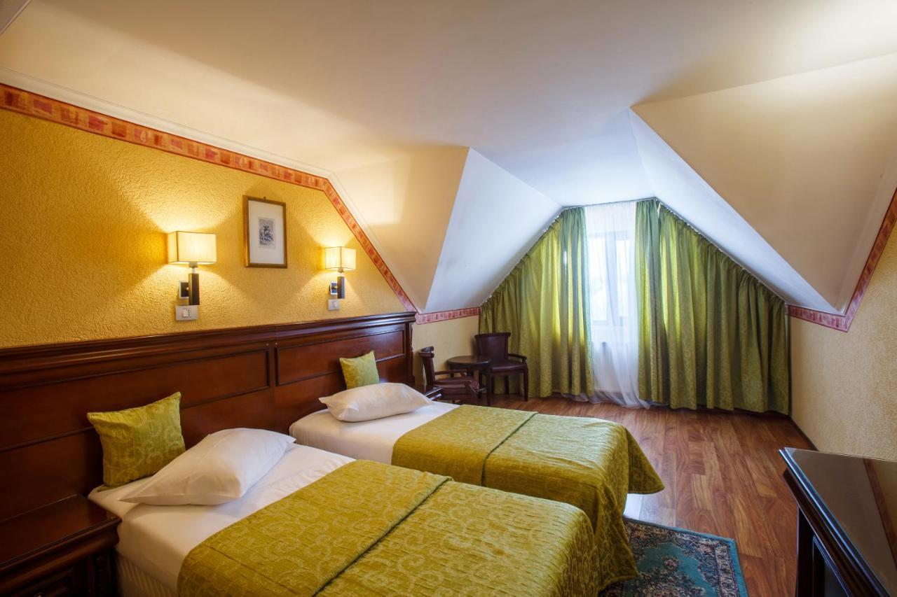 Domeniul Dracula Danes Hotel Bagian luar foto